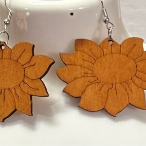 🌻Wooden Sunflower Earrings 🌻